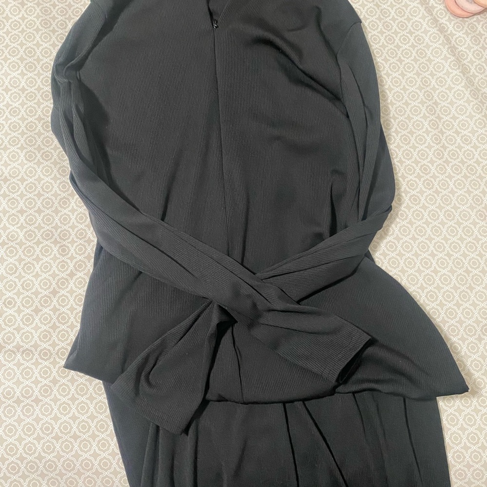 Elegant Black Long-Sleeve Dress